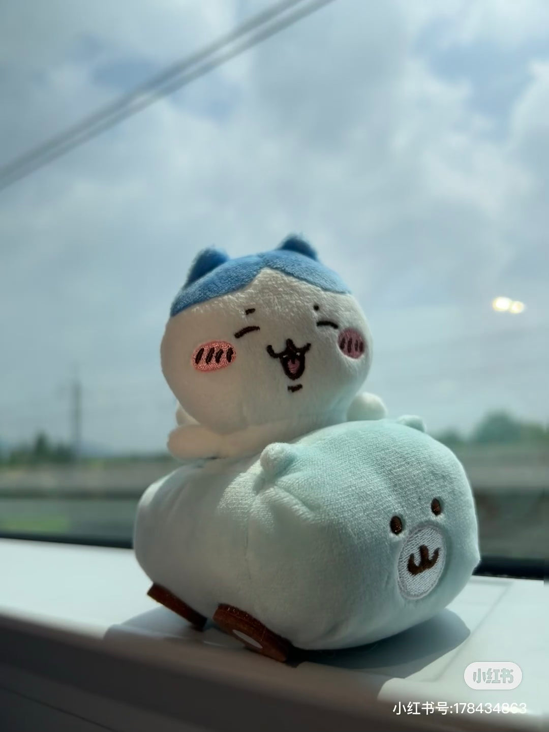 Chiikawa 吉伊卡哇|宝宝们开车玩偶/玩偶可以和汽车分开|约H110 x W90 x D100mm