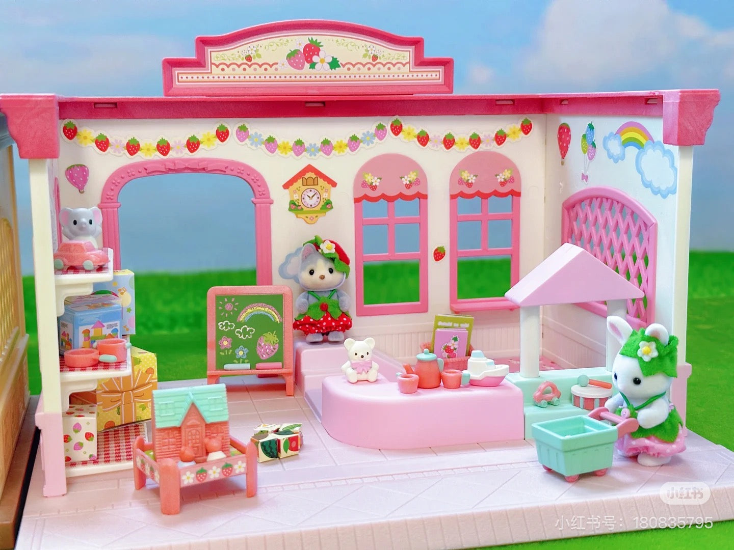 【store available】SylvanianFamilies|Strawberry Nursery Room House Set Calico Critters
