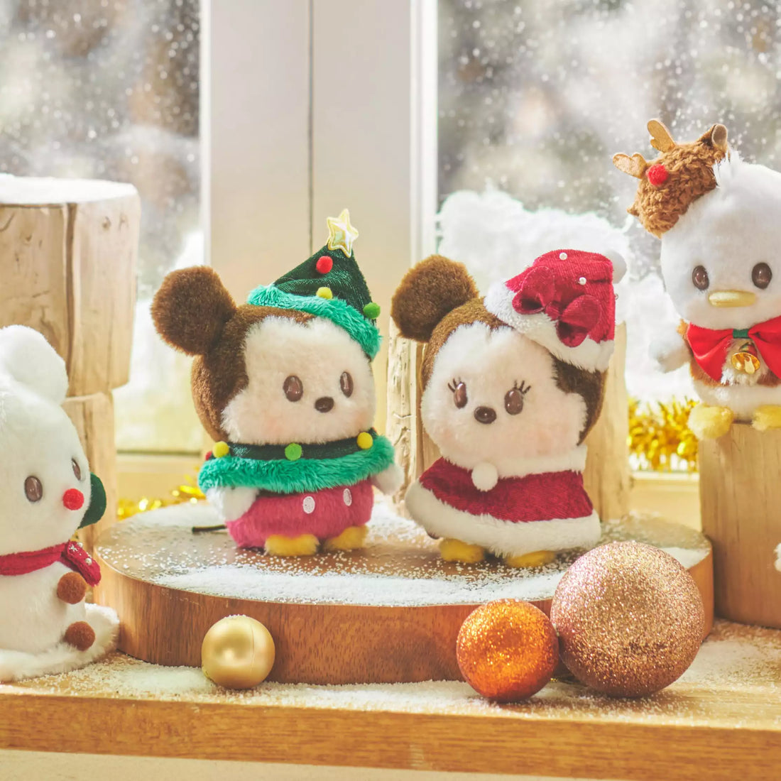 Disney迪士尼|Christmas Mickey/Minnie Mouse Plush Toy Japan Christmas 2024东迪冬日圣诞限定系列豆豆眼米奇/米妮毛绒玩偶|约13.5×10×7.5cm