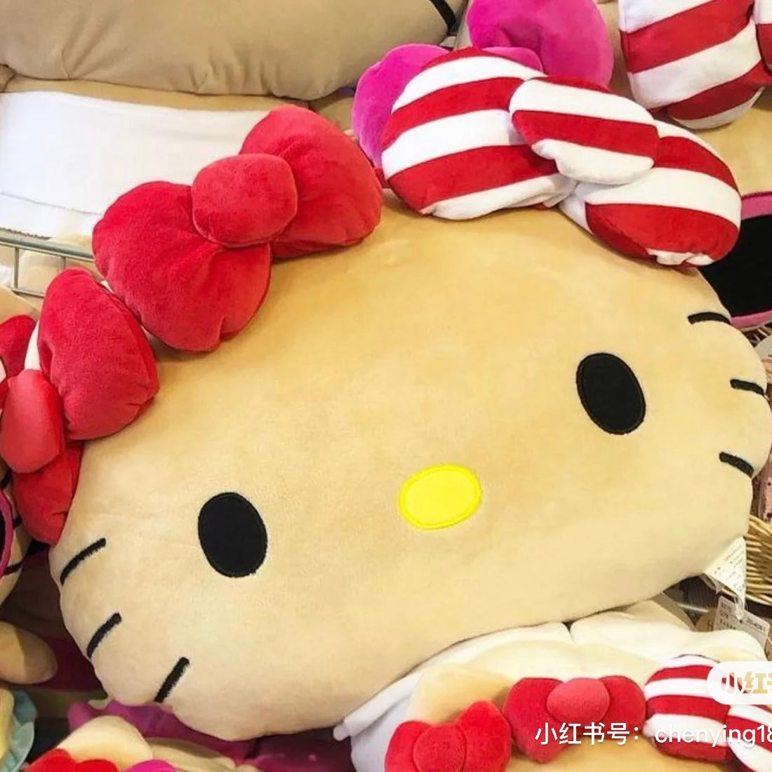 Sanrio三丽鸥|Avail联名黑皮大脸Hello kitty抱枕