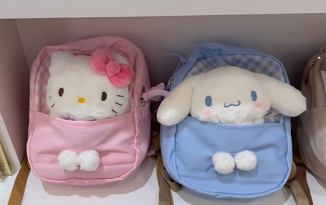 Sanrio|2023公仔kids小书包/含一只与包包匹配的公仔/小脚脚可以露出|约20 x 9.5 x 25 cm