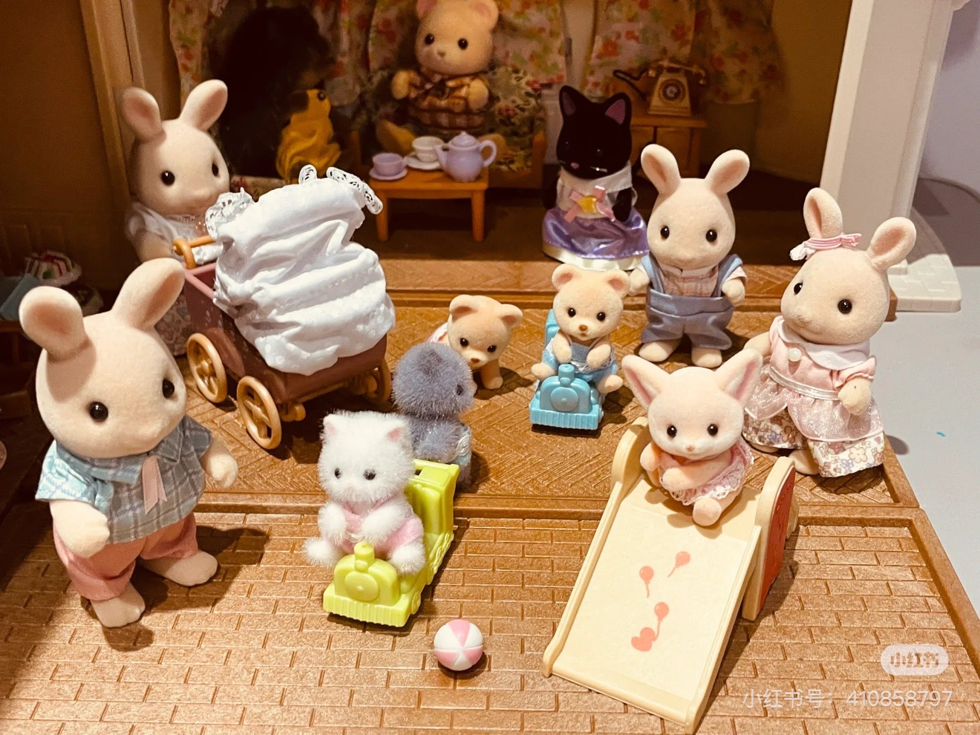 SylvanianFamilies森贝儿家族|Milk Rabbit Family牛奶兔一家四口植绒站宝套组/玩具/过家家5706