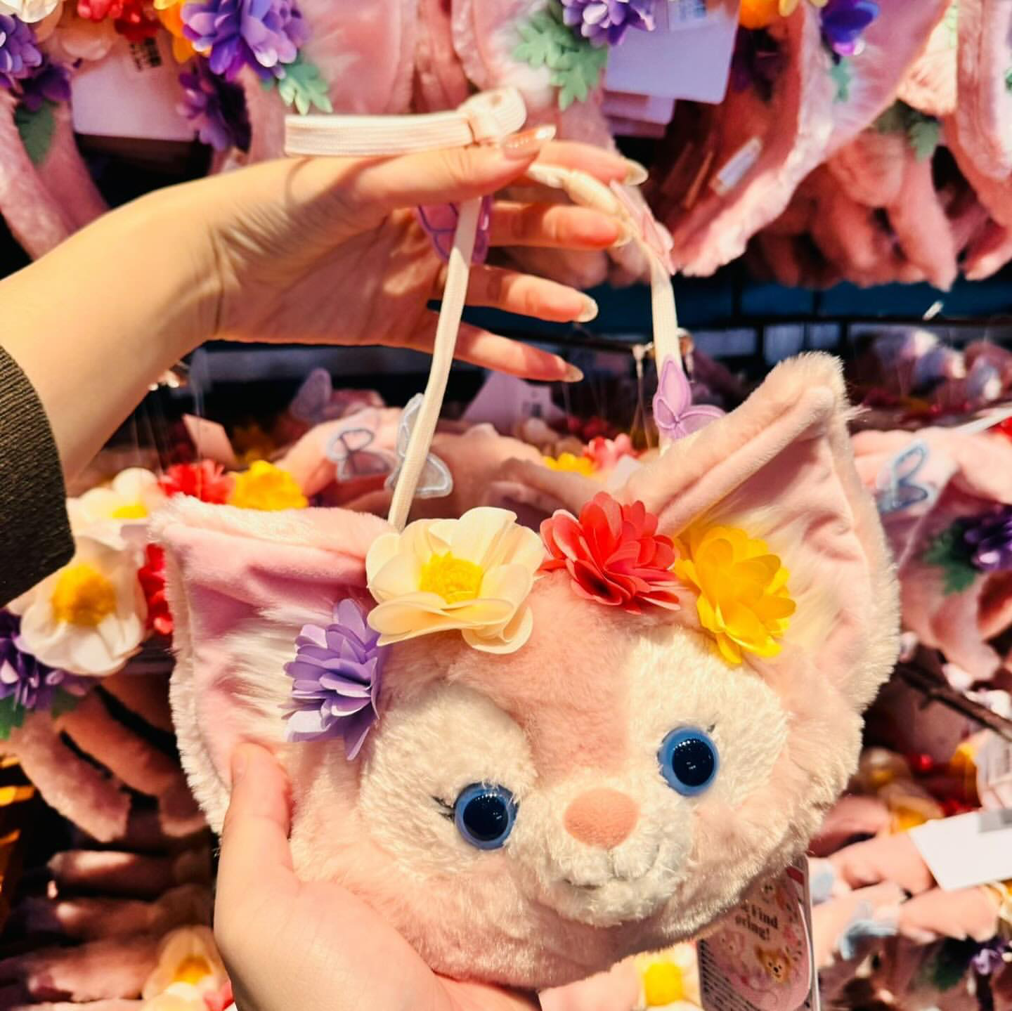 Disney迪士尼|2024东迪春日复活节限定贝儿大头包/肩带上有蝴蝶/背面刺绣卡位也超美|约19*20cm/肩带约100cm