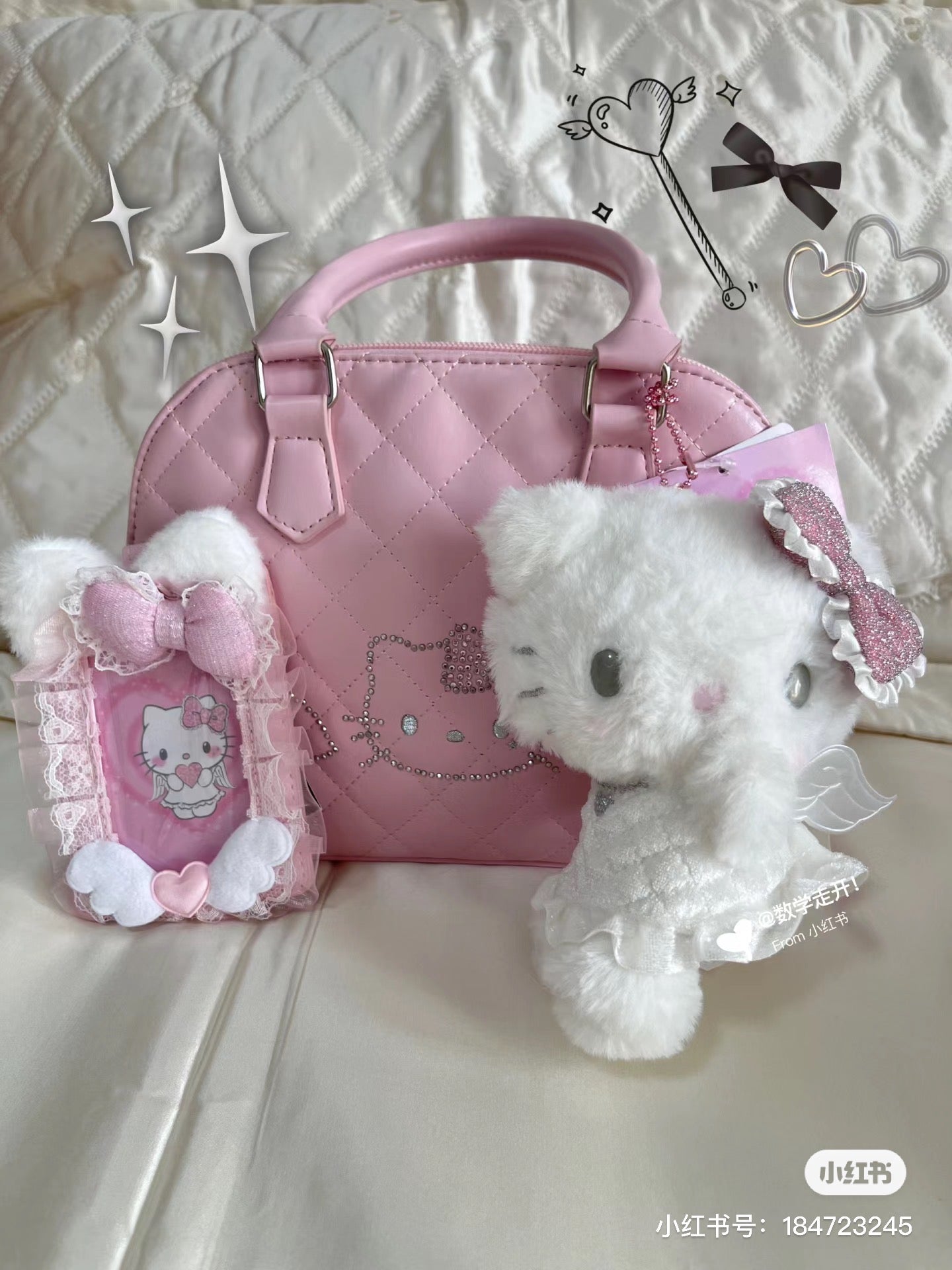 Hello kitty凯蒂猫|Sanrio Hello Kitty Card Case/ Angel and Little Devil天使恶魔应援卡包/背面也有可爱图案 |约13.5 x 11.1 x 2.8cm