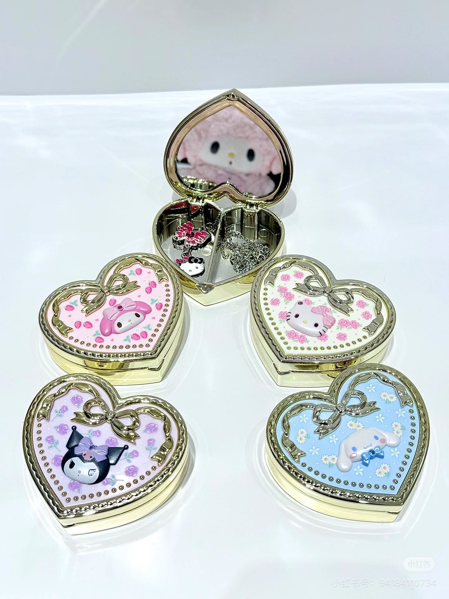 Sanrio|Heart Shape Rose Mirror Accessory Case|8×7×2.8cm approx