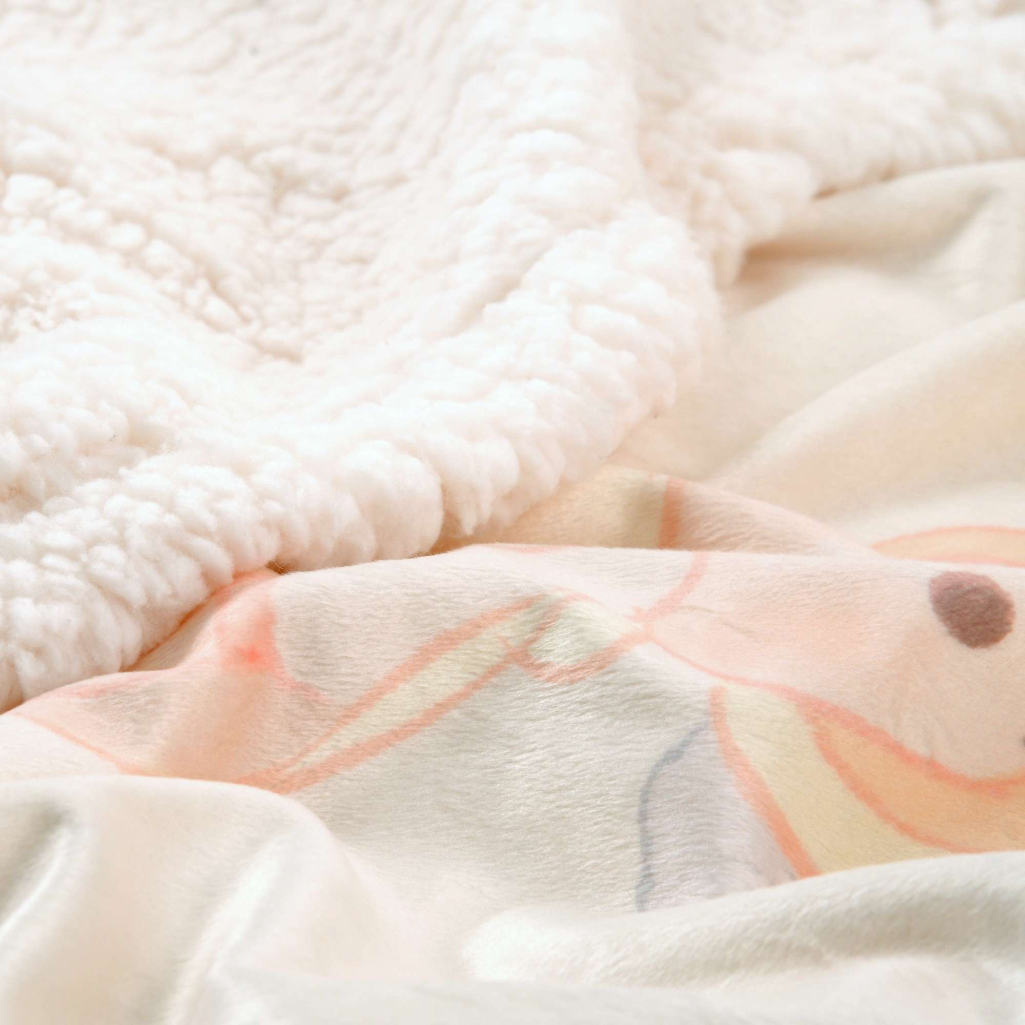 Disney迪士尼|Winnie the Pooh Fruit Latte Color White Pooh东迪冬日限定水果拿铁色睡衣睡帽斗篷系列噗噗维尼超柔软连帽穿戴毛毯/可收纳|约166cm