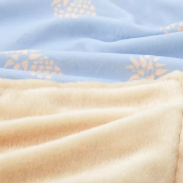 Disney|毛茸茸角色公仔盖毯/可拆分成玩偶?毯子|高約 70 x 寬 100cm