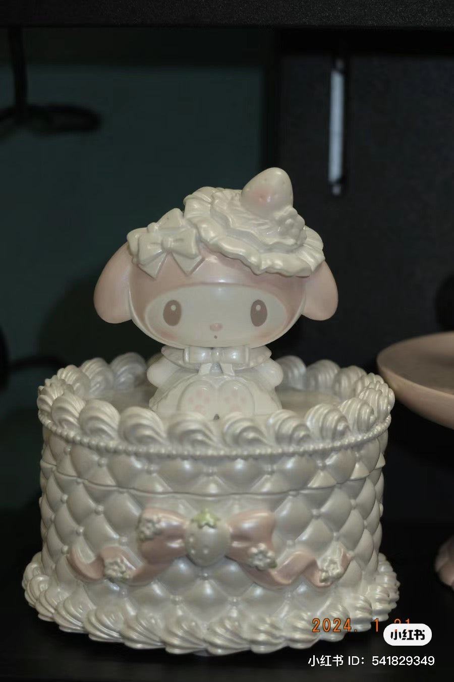 Sanrio|美乐蒂生日限定淡雪白草莓系列化妆盒|约8.5 x 8.5 x 11 cm