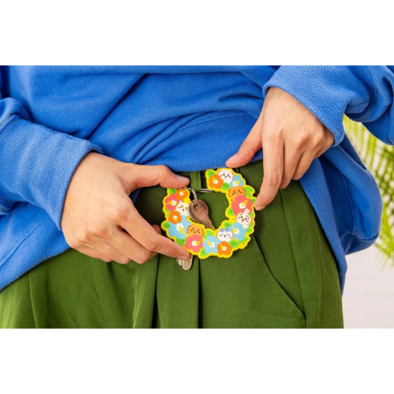 Chiikawa|Acrylic Carabiner - Shisa Souvenir Shop Hibiscus|88×88mm approx.