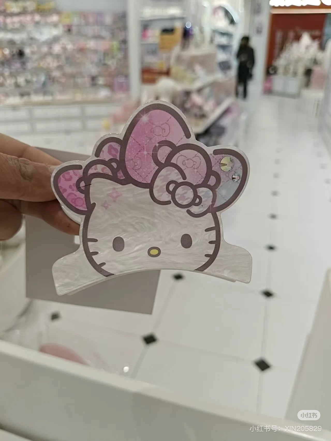 HelloKitty凯蒂猫|Vance Clip Hair Birthday 50th The Fashionable Ribbons Sanrio50周年生日限定彩虹渐变水钻蝴蝶结珍珠贝母亚克力抓夹/发夹|约 W8.2×D4×H7.3cm