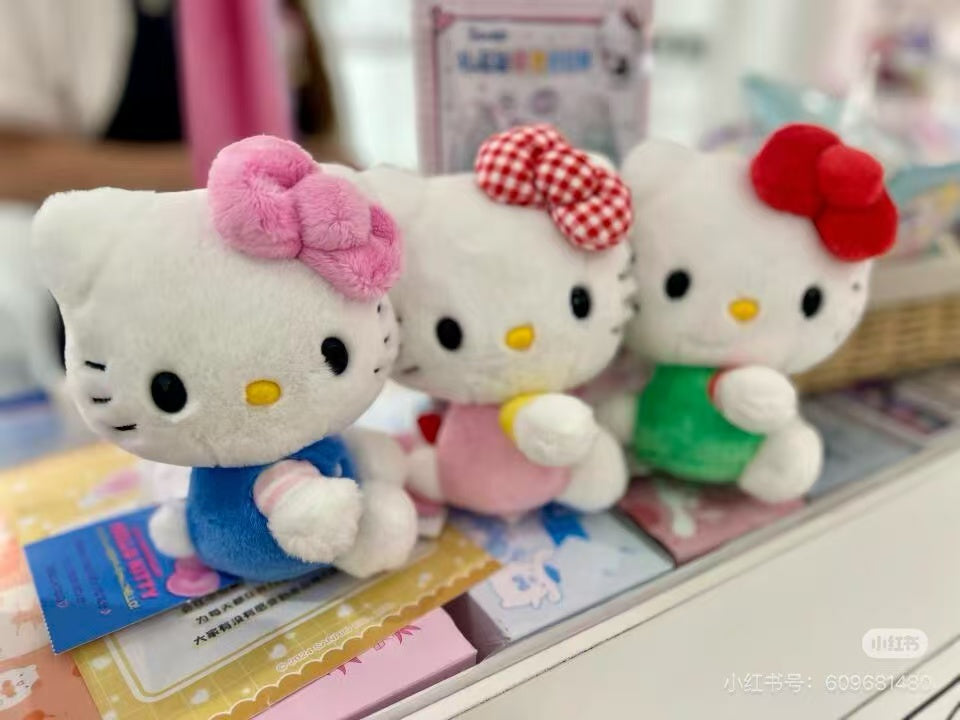 HelloKitty凯蒂猫|Sanrio Hello Kitty 50th Anniversary50周年限定缤纷24色colors毛绒玩偶/公仔 |约12.5 x 9.8 x 15 cm