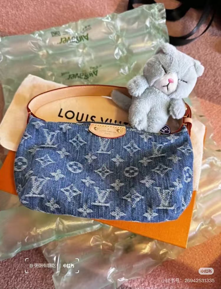 A Cat Like Bou|Cat Mascot Holder /Plush Keychain| 13.5 x 7 x 6cm approx.