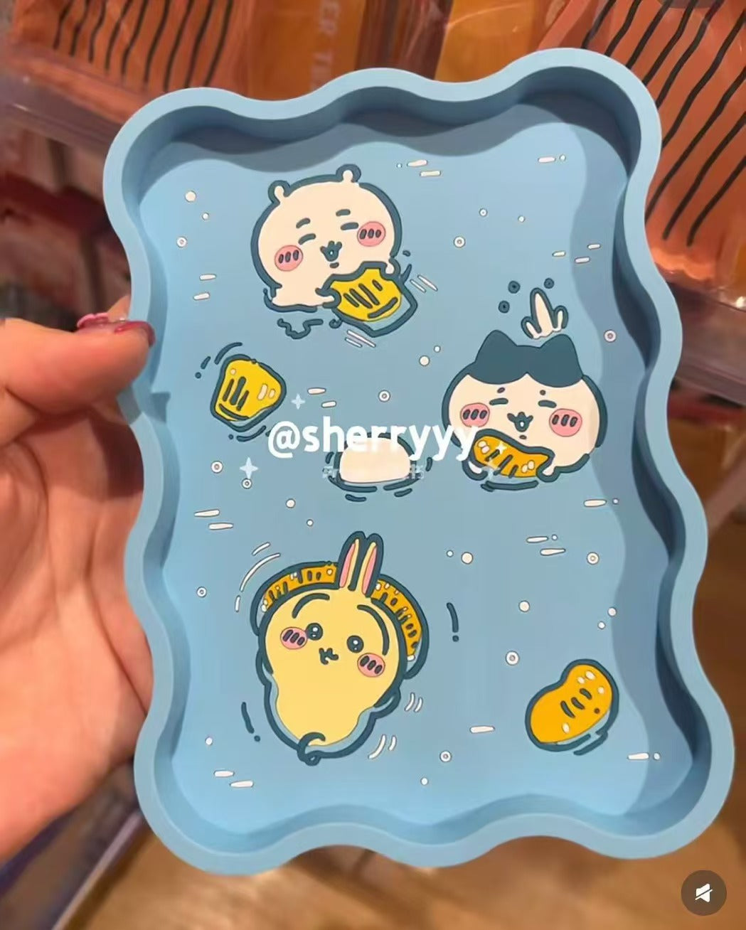 Chiikawa|River Comic Scene Cider Fruit Punch Rubber Accessory Tray|178×112×15mm approx.