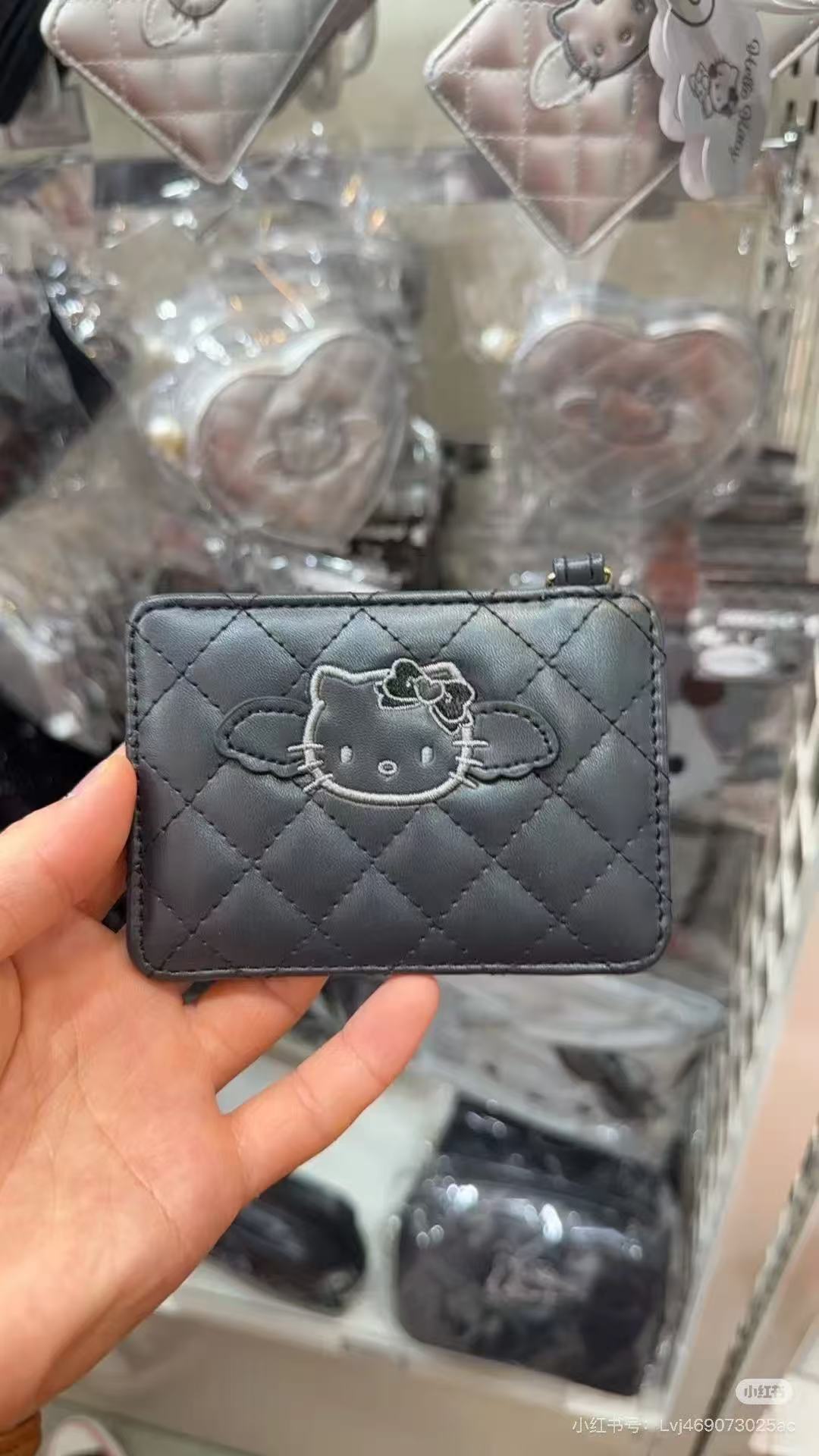 Hello Kitty|Angel Quilted Pass Case|H105xW150xD40mm approx.