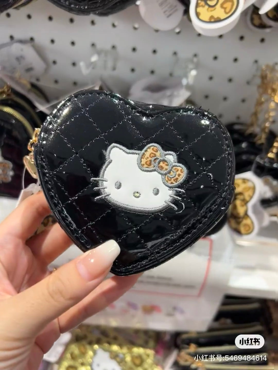 Hello Kitty凯蒂猫|Quilting Enamel Heart Coin Case Black豹纹黑色爱心形菱格纹拉链迷你零钱包挂件/小收纳包/正反面都可爱|约H90XW100XD25mm