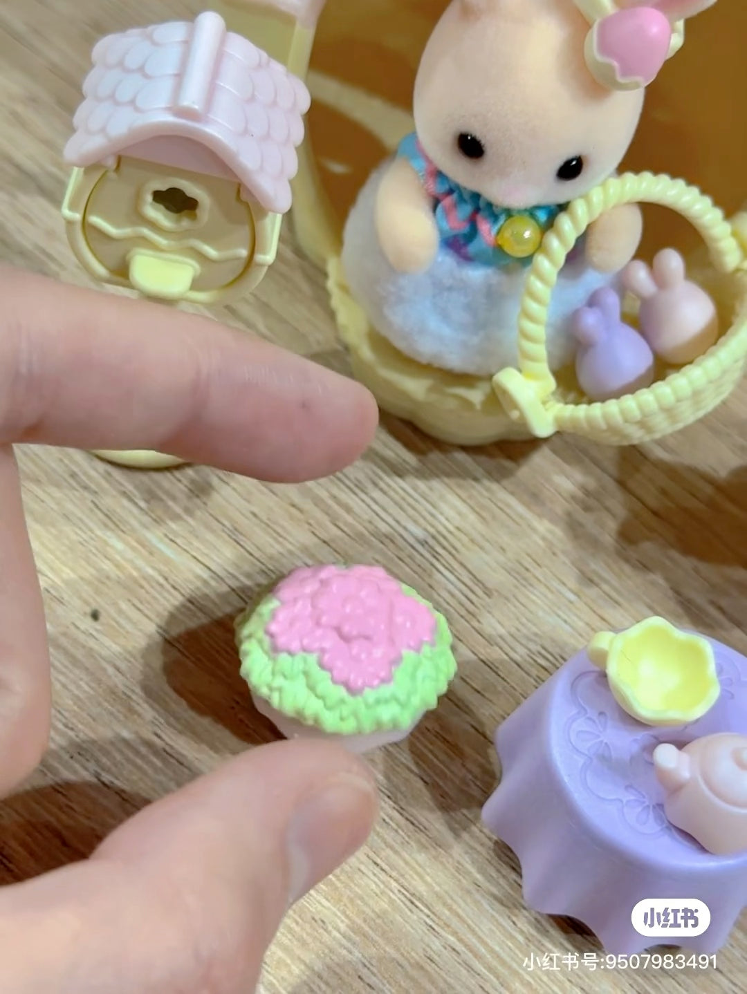 Sylvanian families|Easter Egg Hutch 5802