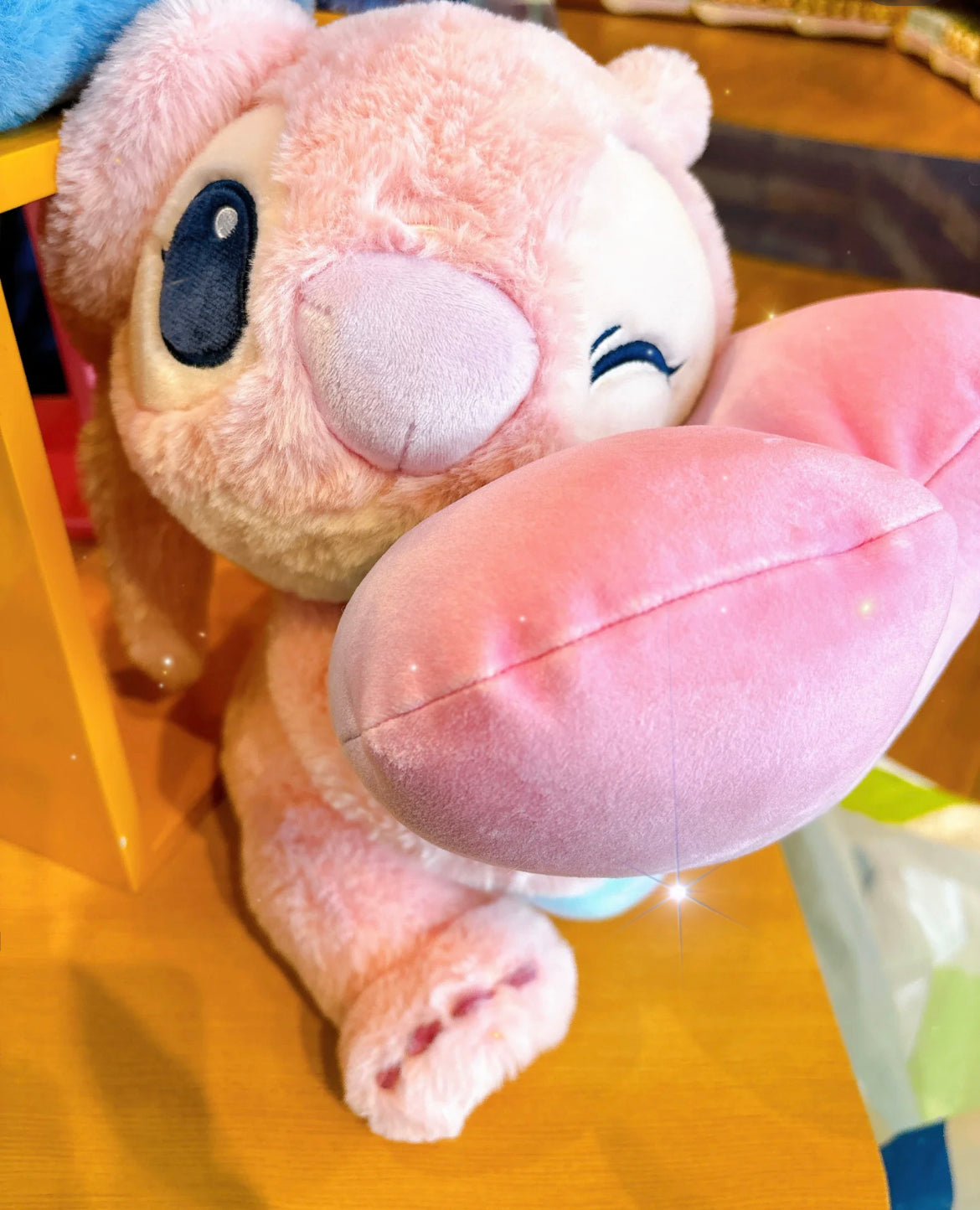 Disney迪士尼|Plush Gradient Smiling Hug东迪抱渐变爱心系列超治愈坐姿毛绒玩偶/公仔| 约32×26×22cm