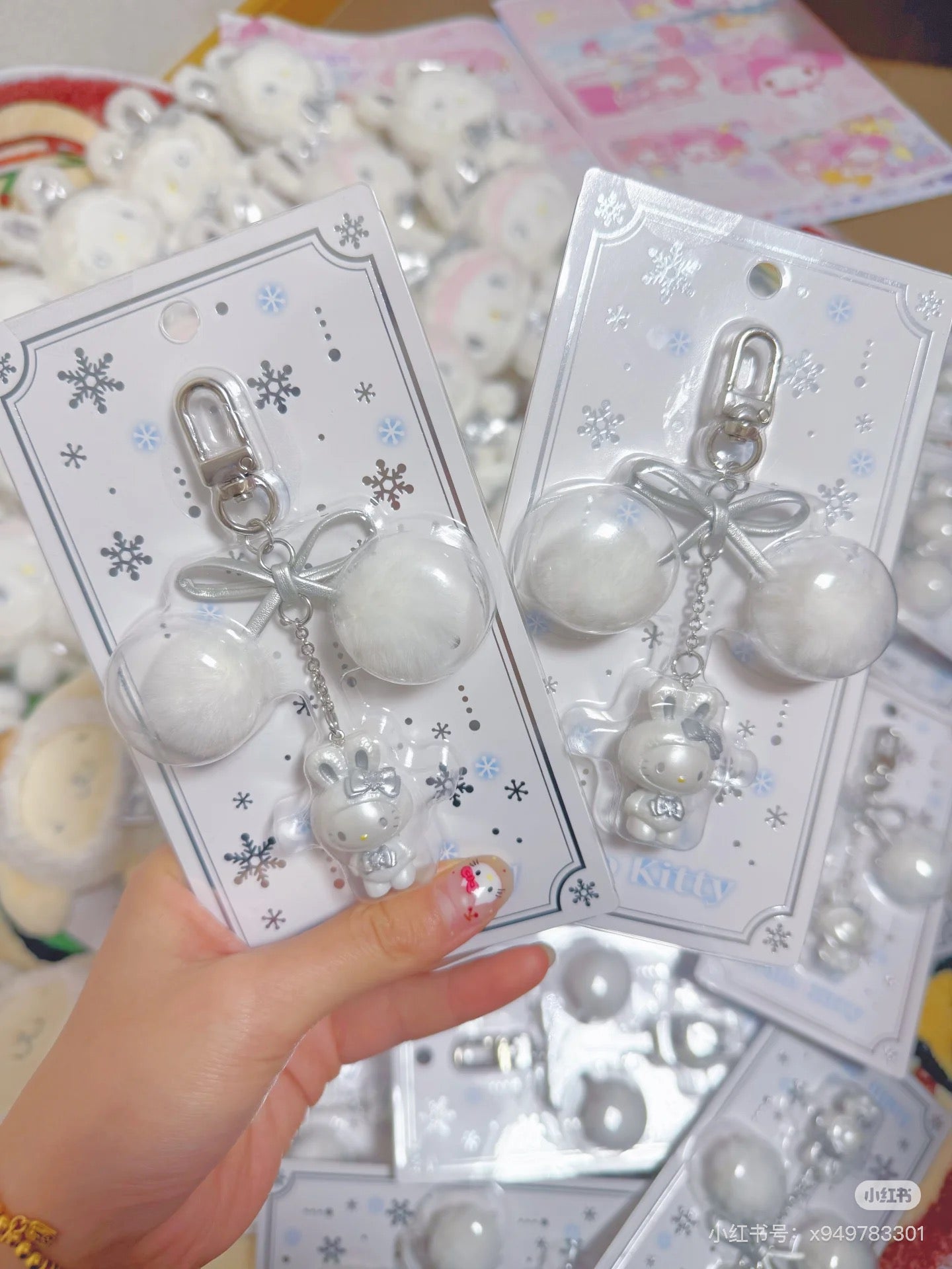 Sanrio三丽鸥|Keychain / Fluffy Snow Rabbit冬日毛茸茸银白初雪小兔系列可爱角色珠光钥匙扣挂件/包挂|约17.0 x 9.4 x 2.7cm