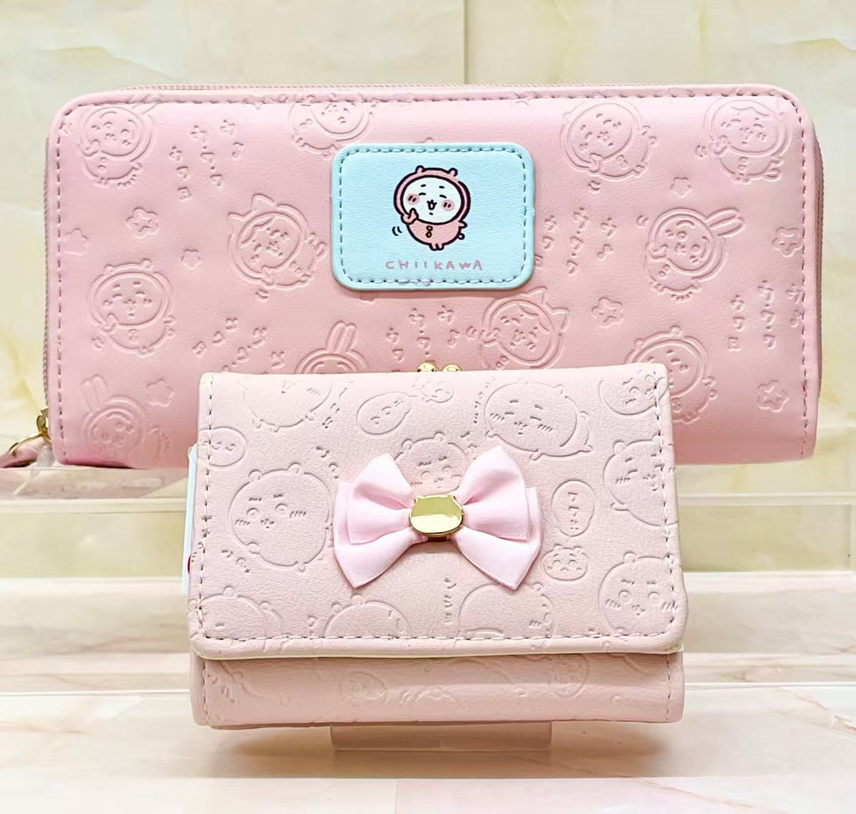 Chiikawa|Wallet with button closure and satin ribbon/Trifold Walle|77×106×30mm approx.