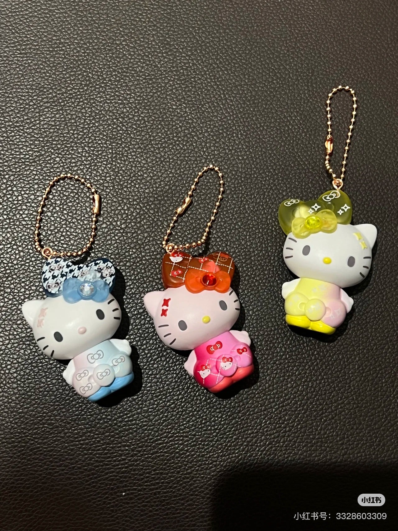HelloKitty凯蒂猫|Birthday 50th The Fashionable Ribbons Sanrio Blindbag 50周年生日限定彩虹水钻蝴蝶结吊饰挂件盲盒/全8种|1枚入