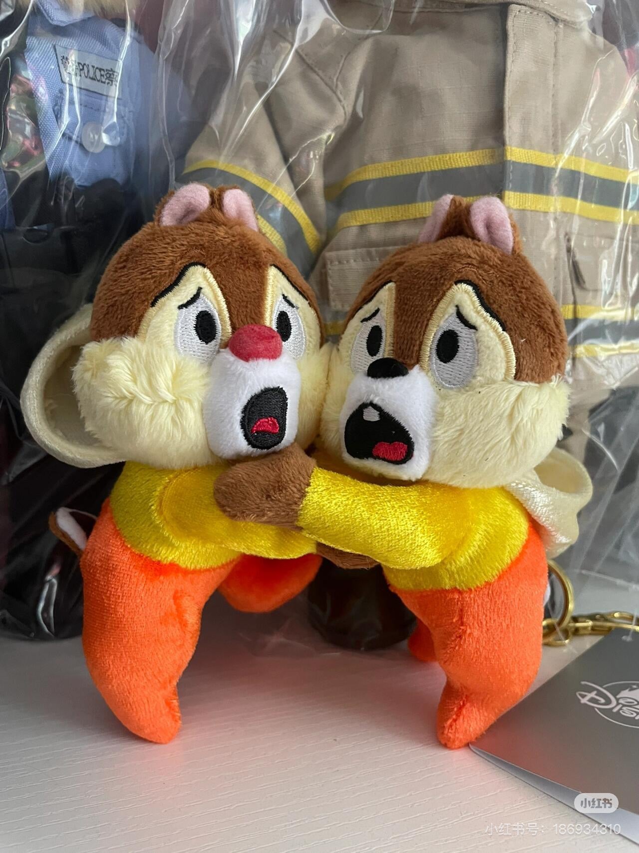 Disney迪士尼| Fluffy Plush Keychain - Chip & Dale / Halloween Frightened Scream万圣节限定害怕尖叫奇奇蒂蒂挂件1对/包挂|约16.5×14.5×8cm