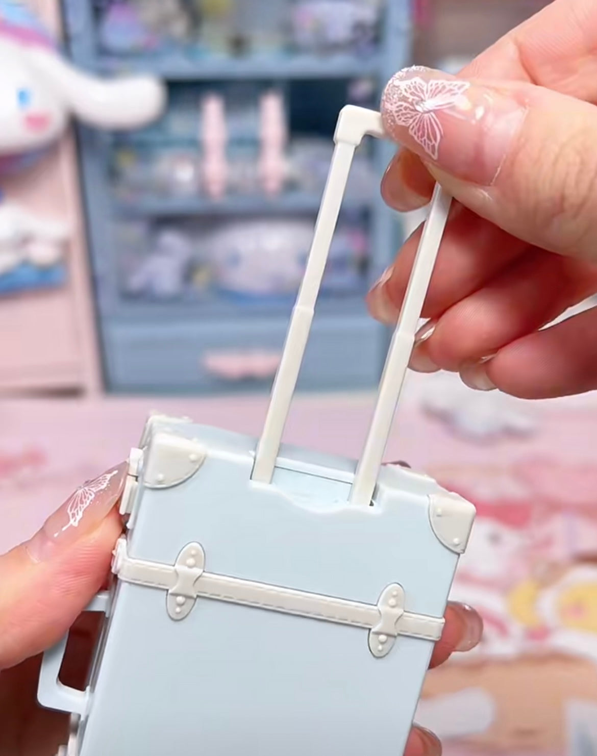 BANDAI万代|Sanrio Characters Tiny Suitcase三丽鸥迷你复古行李箱食玩盲盒/全5种|1枚入