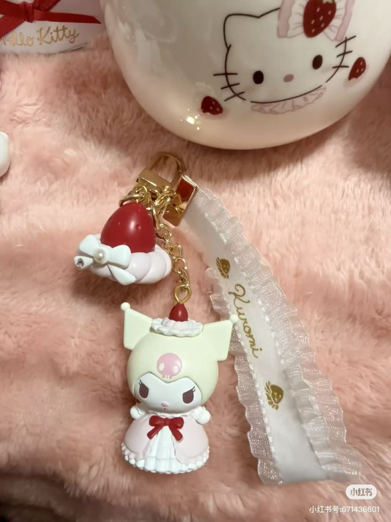 Sanrio|Strawberry Whipped Cake Mascot Keychain|2.7×2.8×3.5cm approx.
