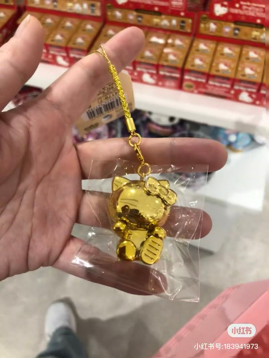 Sanrio|Golden Netsuke Charm| 3.1×2.4×3.9cm approx.