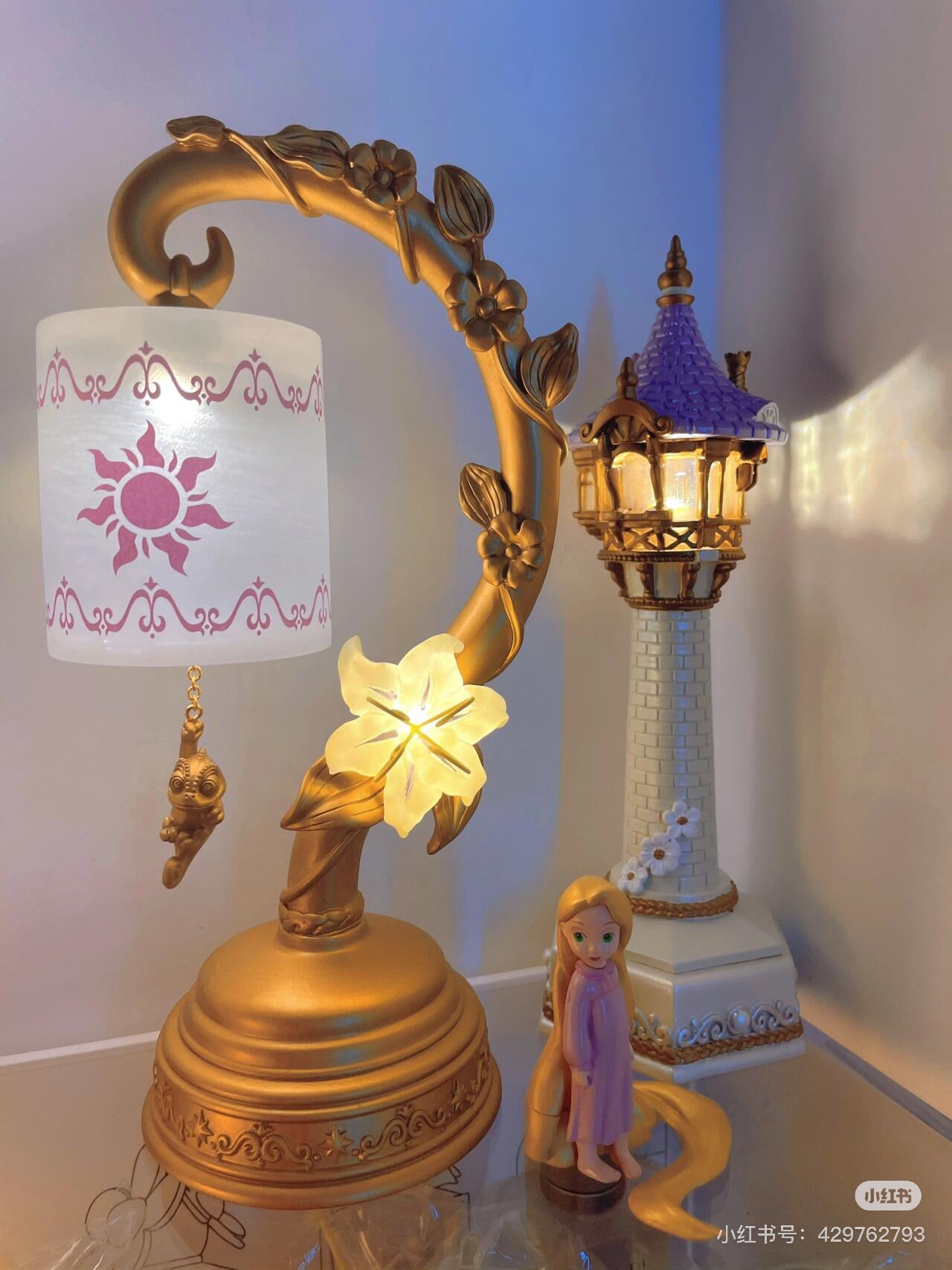 【限购1】Disney迪士尼|Tangled Pascal LED Light FEEL LIKE RAPUNZEL lantern cute长发公主幻想之泉乐佩帕斯卡LED台灯/小夜灯|約高さ21.5×幅11×奥行き8.2(cm)