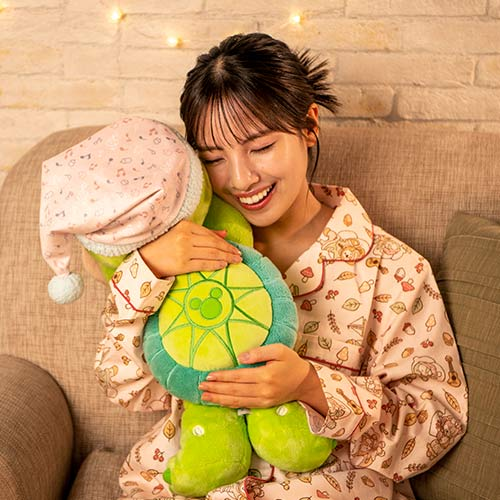 Disney迪士尼|2024东迪秋日睡衣派对Olu小龟毛绒趴趴抱枕