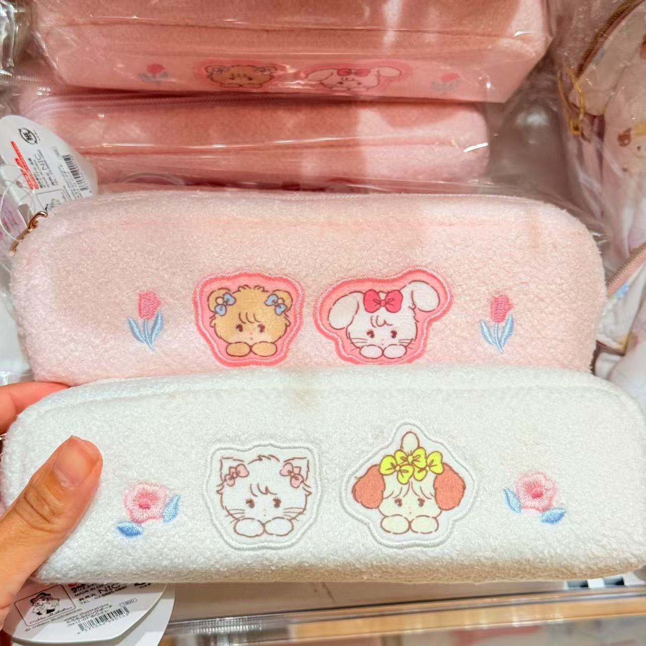 mikko illustrations|Fluffy Long Pouch|H60xW200xD55mm approx.