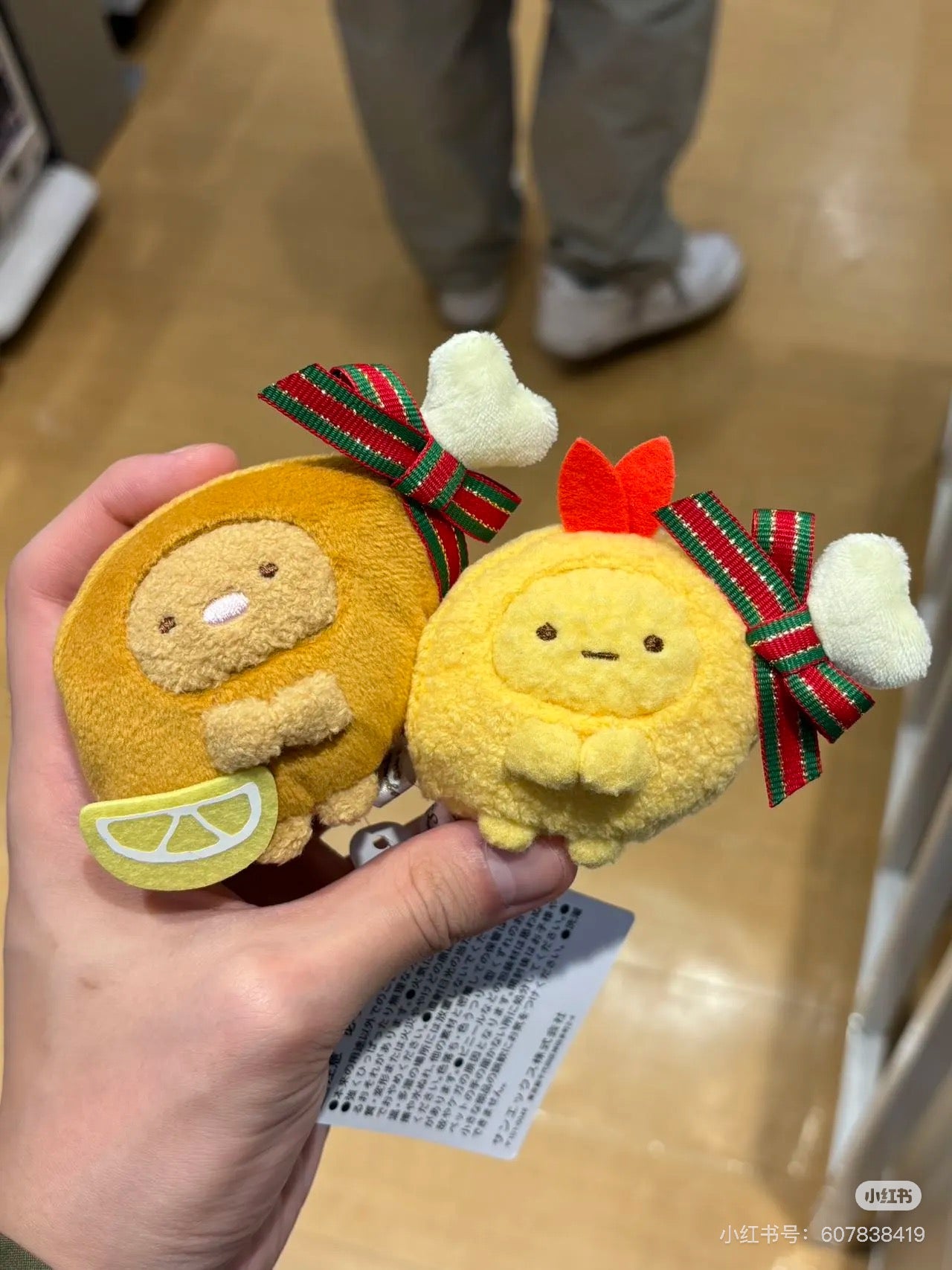 Sumikko gurashi角落生物|Fried Shrimp & Tonkatsu mini Tenori Plush San-X圣诞限定鸡腿造型炸虾+炸猪排毛绒玩偶套组/手玉|约H65×W100×D55mm