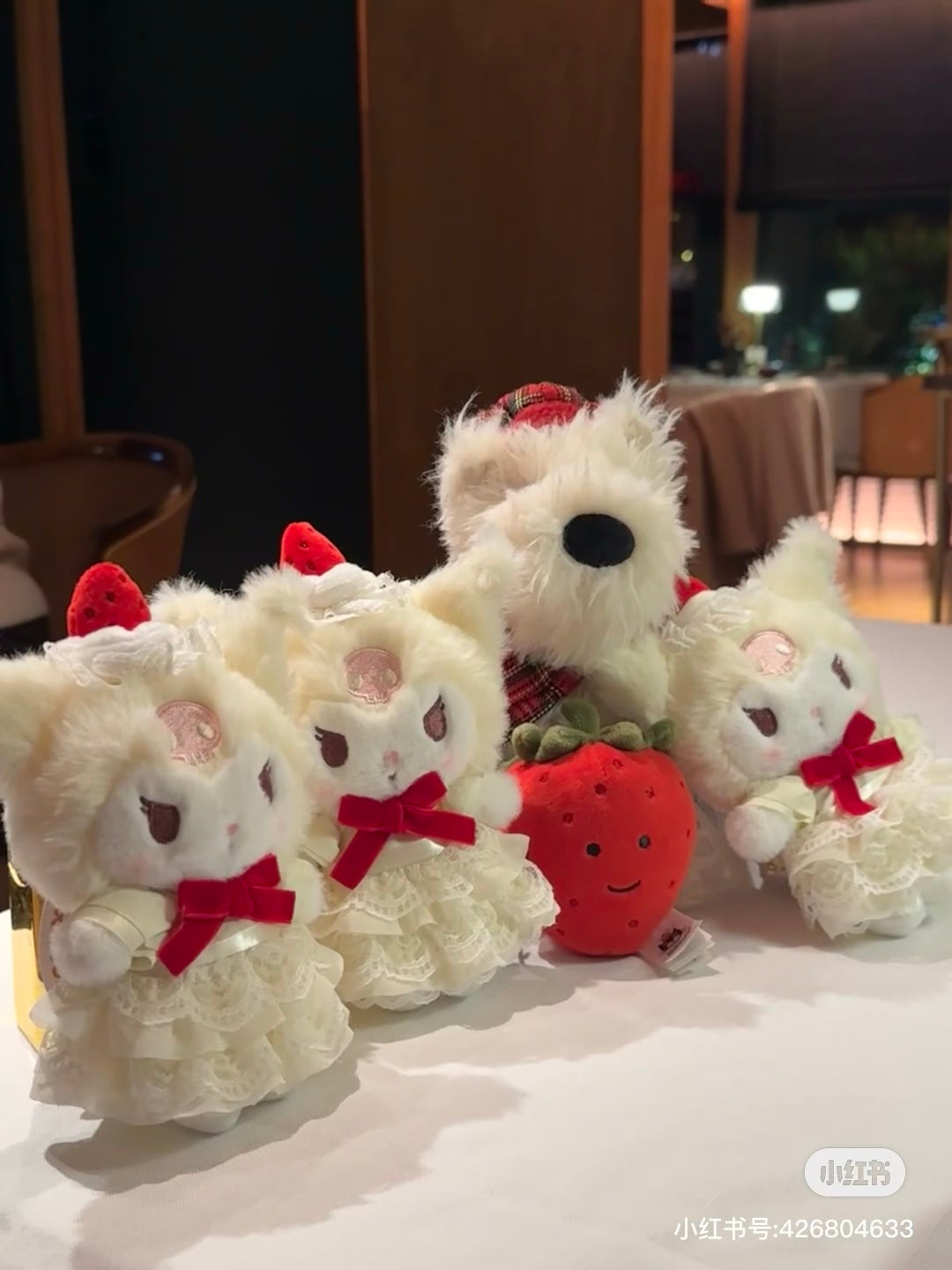 【limit 1】Sanrio|strawberry Shortcake Mascot Holder /Plush Keychain|10 x 6 x 13.5cm approx.