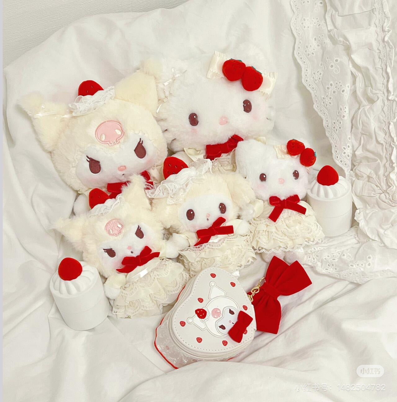 【limit 1】Sanrio|strawberry Shortcake Mascot Holder /Plush Keychain|10 x 6 x 13.5cm approx.