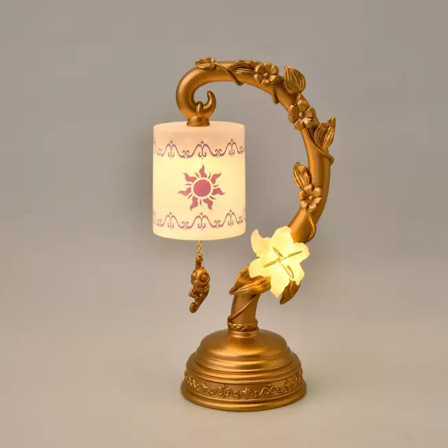 【限购1】Disney迪士尼|Tangled Pascal LED Light FEEL LIKE RAPUNZEL lantern cute长发公主幻想之泉乐佩帕斯卡LED台灯/小夜灯|約高さ21.5×幅11×奥行き8.2(cm)