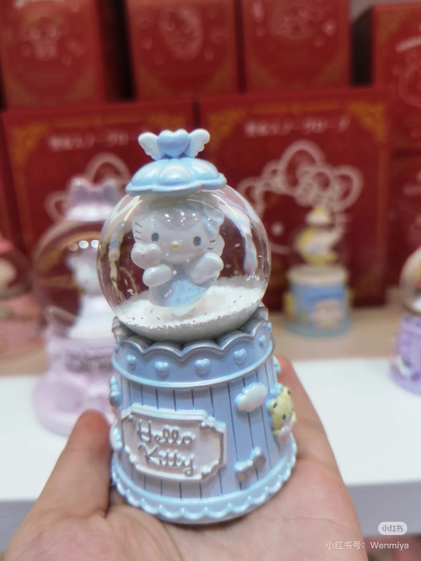 Sanrio三丽鸥|Snow Globe (S) 2024年圣诞限定可爱角色小号水晶球|约5.5×5.5×9.5cm
