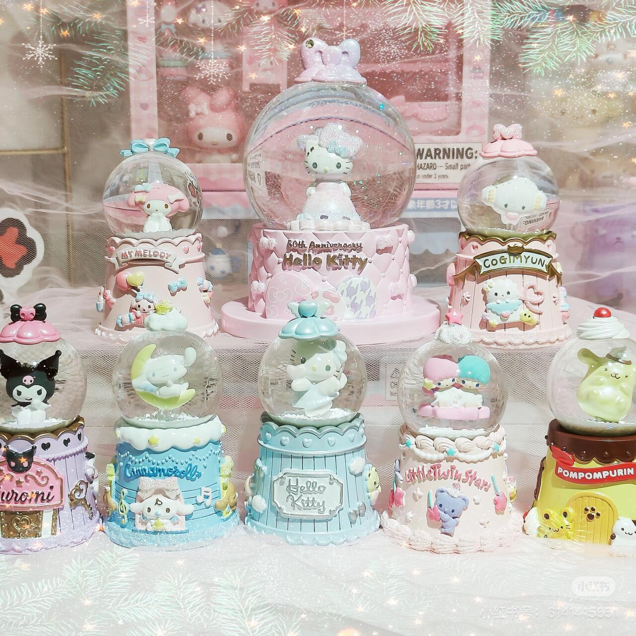 Sanrio三丽鸥|Snow Globe (S) 2024年圣诞限定可爱角色小号水晶球|约5.5×5.5×9.5cm