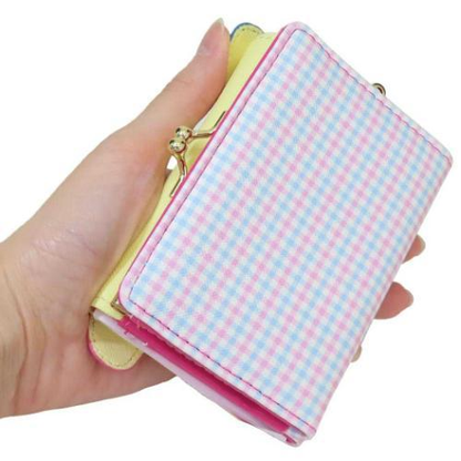 Sanrio｜Usahana Gingham Clasp Trifold Wallet｜106×78×30mm approx.