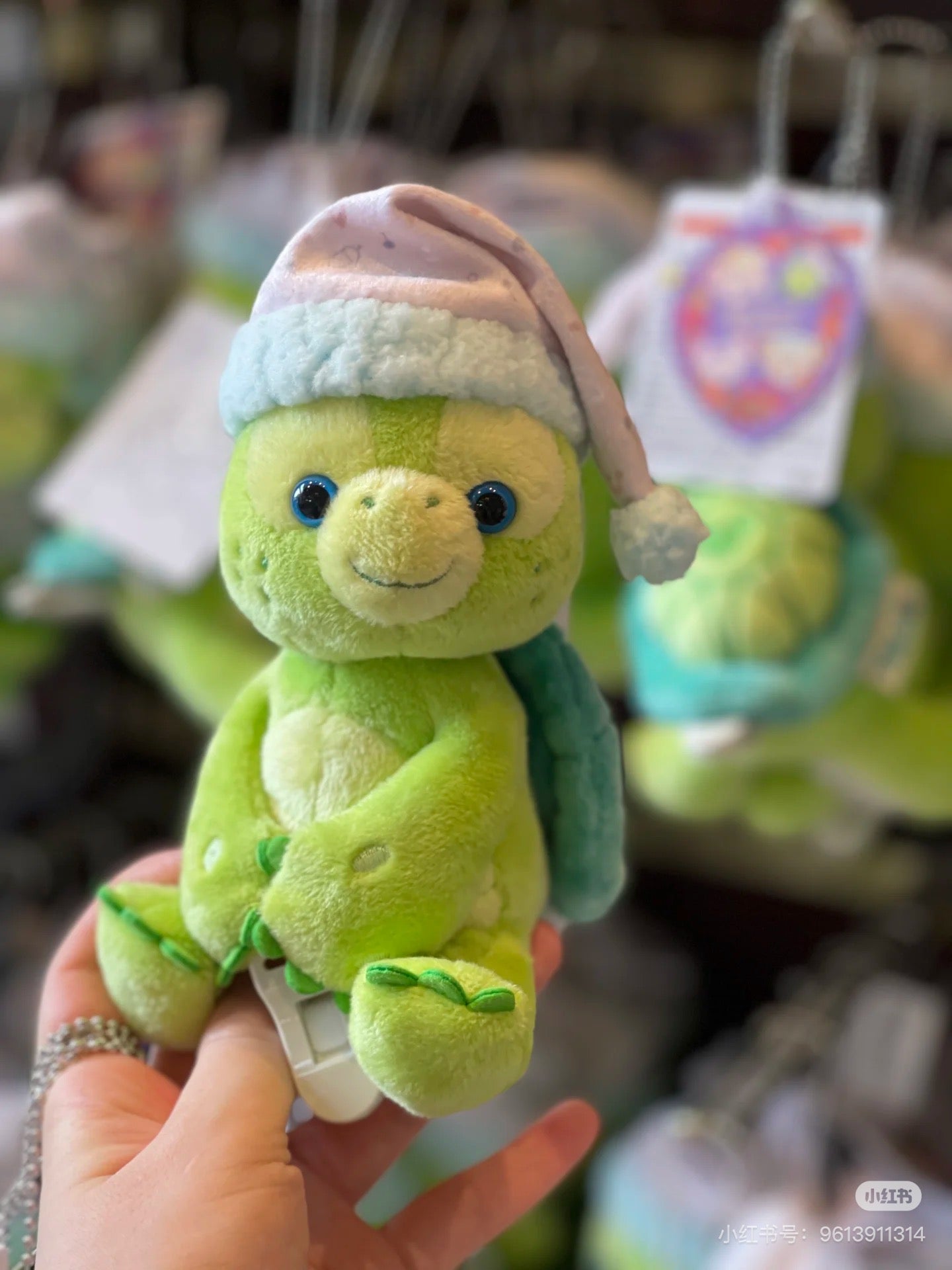 Disney迪士尼｜2024东迪秋日睡衣派对Olu小龟毛绒挂件/趴趴夹/肩夹