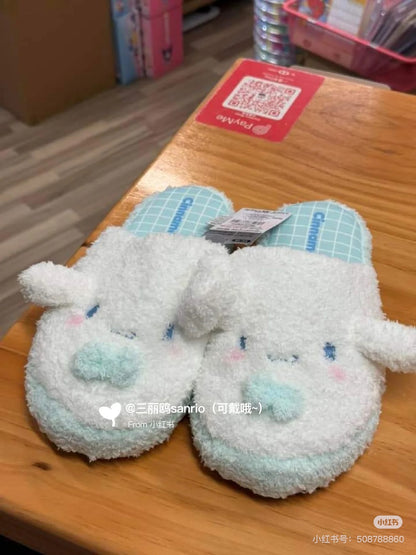 Sanrio三丽鸥｜ Face-Shaped Slippers 可爱角色软乎乎毛绒拖鞋/家居鞋｜约28.3 x 26.4 x 10.6cm