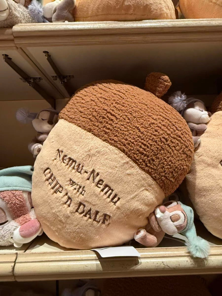 Disney迪士尼｜Chip&amp;Dale睡帽奇奇蒂蒂抱大松果刺绣毛绒抱枕/靠垫