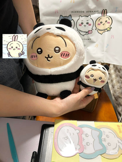 Chiikawa 吉伊卡哇｜Panda Plush Toy熊猫毛绒玩偶摆件/公仔｜约 H230 x W190 x D105mm