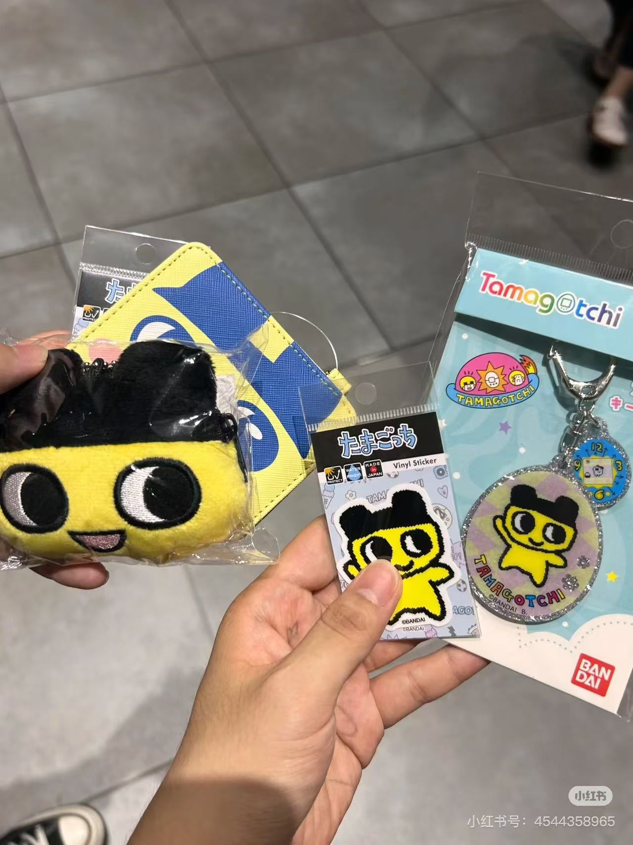 Tamagotchi｜Acrylic Keychain｜H70 x W57 x D4 mm approx.