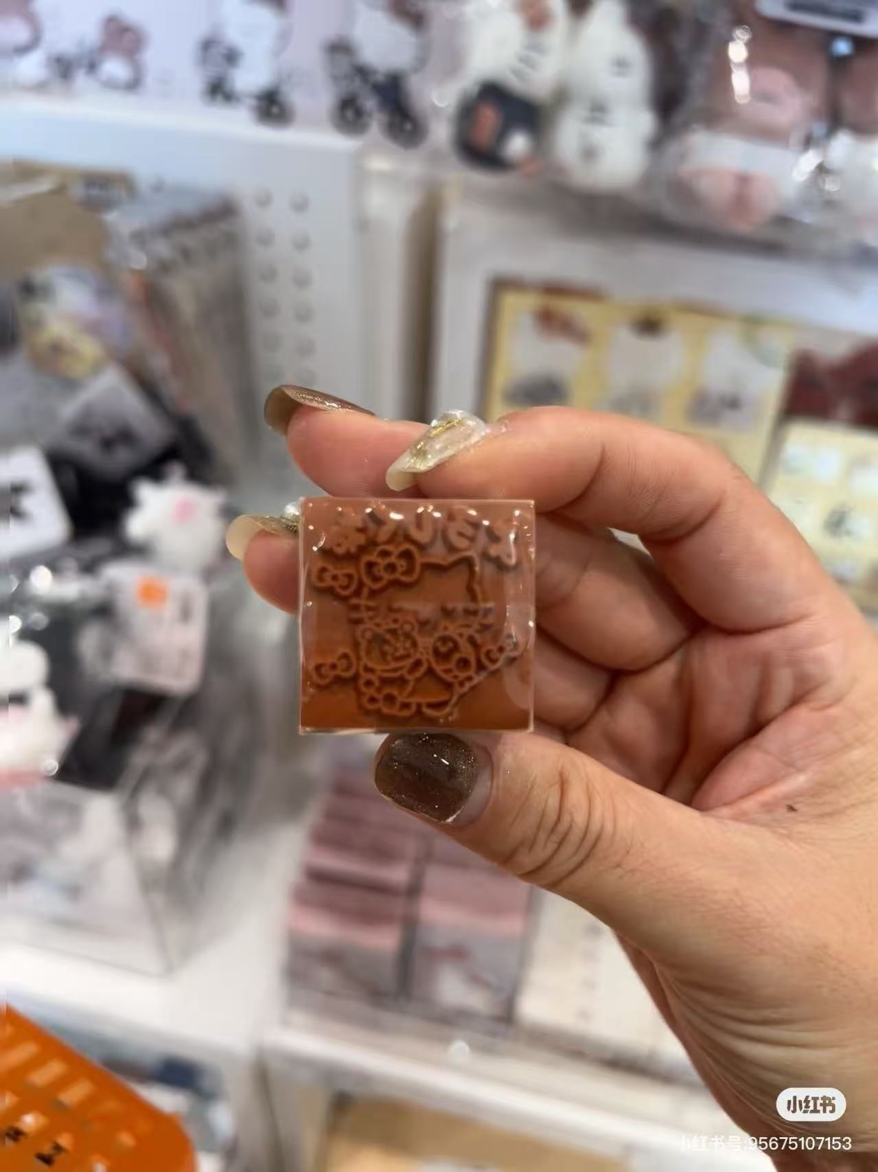 Sanrio｜White Tiger and Black Tiger Prawn Characters Wooden Stamp｜ H30 x W30 x D24mm approx.