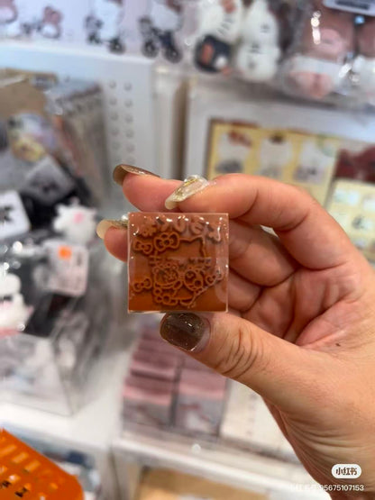 Sanrio｜White Tiger and Black Tiger Prawn Characters Wooden Stamp｜ H30 x W30 x D24mm approx.