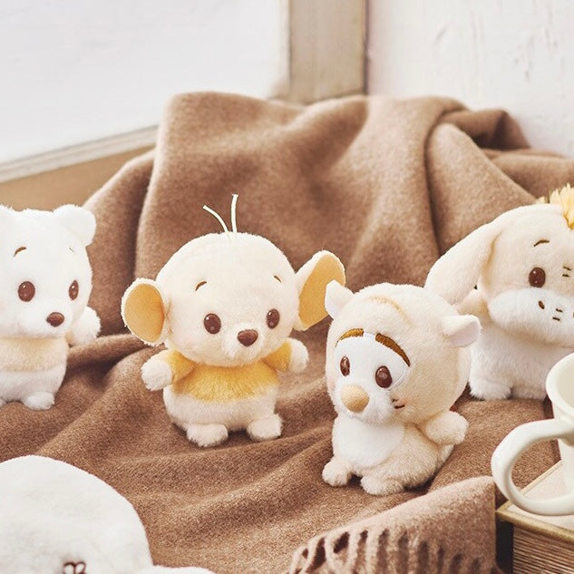 Disney｜2023 Winnie the pooh小熊维尼White pooh白色冬日限定豆豆眼mini公仔