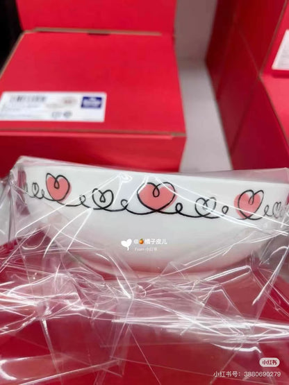 Sanrio｜Hello Kitty Skater Main Plate｜130 x 130 x 44 mm approx.