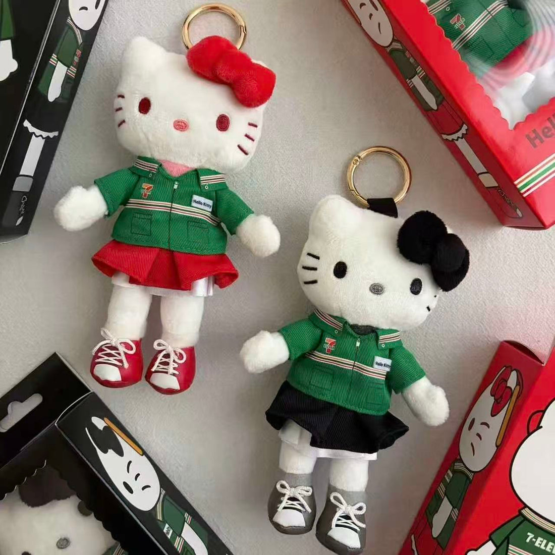 Sanrio｜Hello Kitty Seven-Eleven Limited Edition Mascot Holder /Plush Keychain