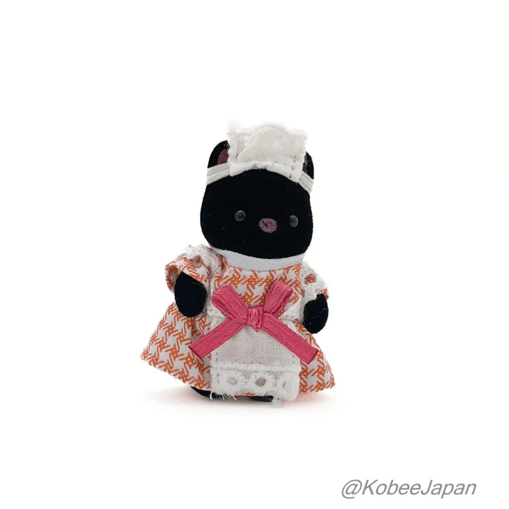 SylvanianFamilies｜FOREST KITCHEN BABY PERSIAN Chef &amp; STARRYSKY CAT Waitress Set