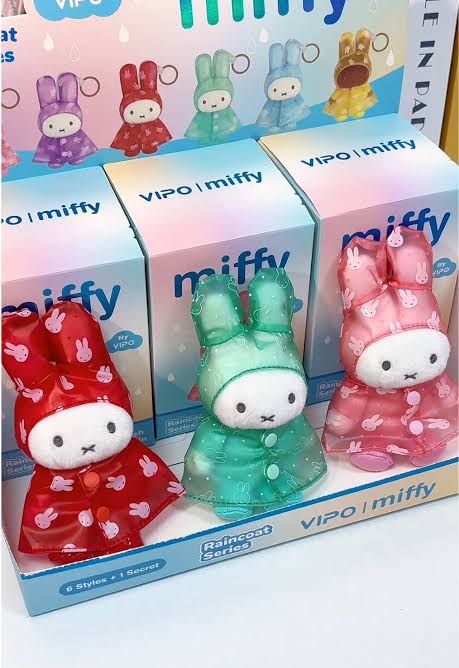 Miffy｜VIPO Rainy Days Raincoat Keychain Blind Box